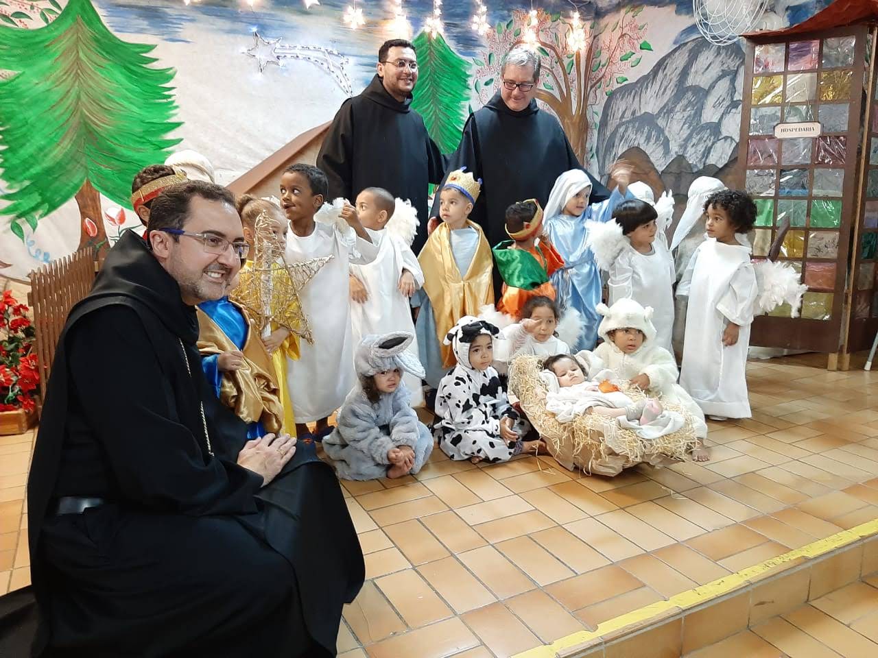 Obras Sociais do Mosteiro São Geraldo - Como comemorar o Natal com as  crianças